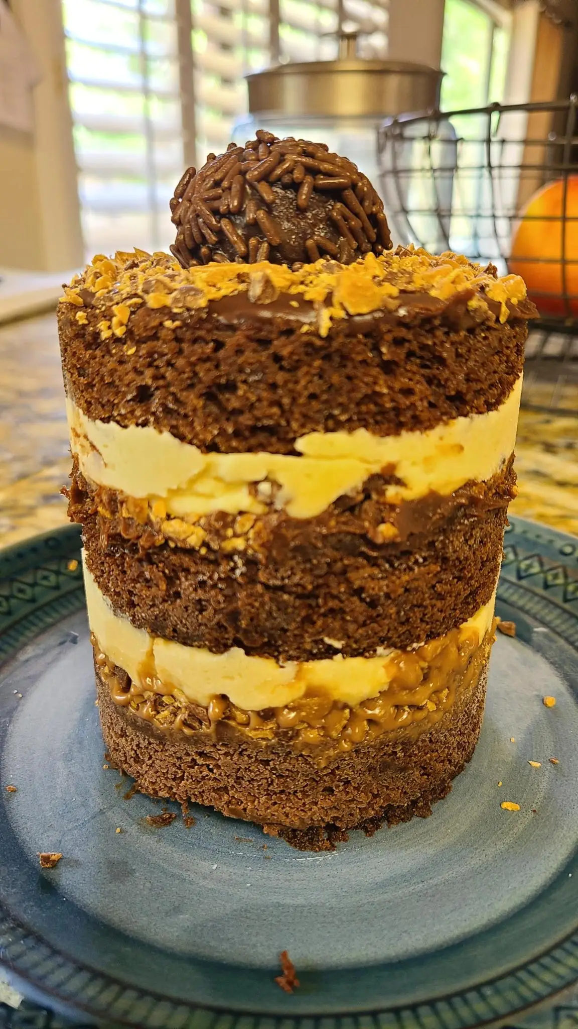 Cake bucket style mini cake