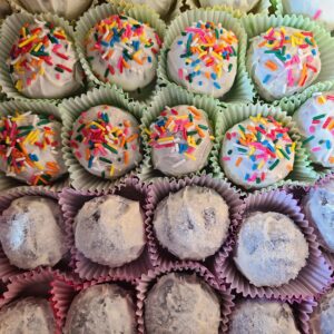 Mini Sample Pack (2 cake ball truffles + 2 stuffed gourmet cookies)