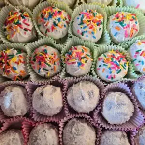Mini Sample Pack (2 cake ball truffles + 2 stuffed gourmet cookies)